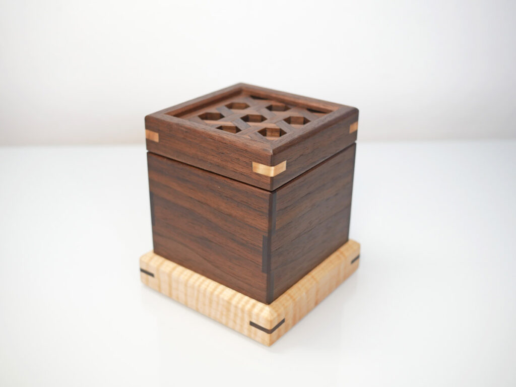 pet urn