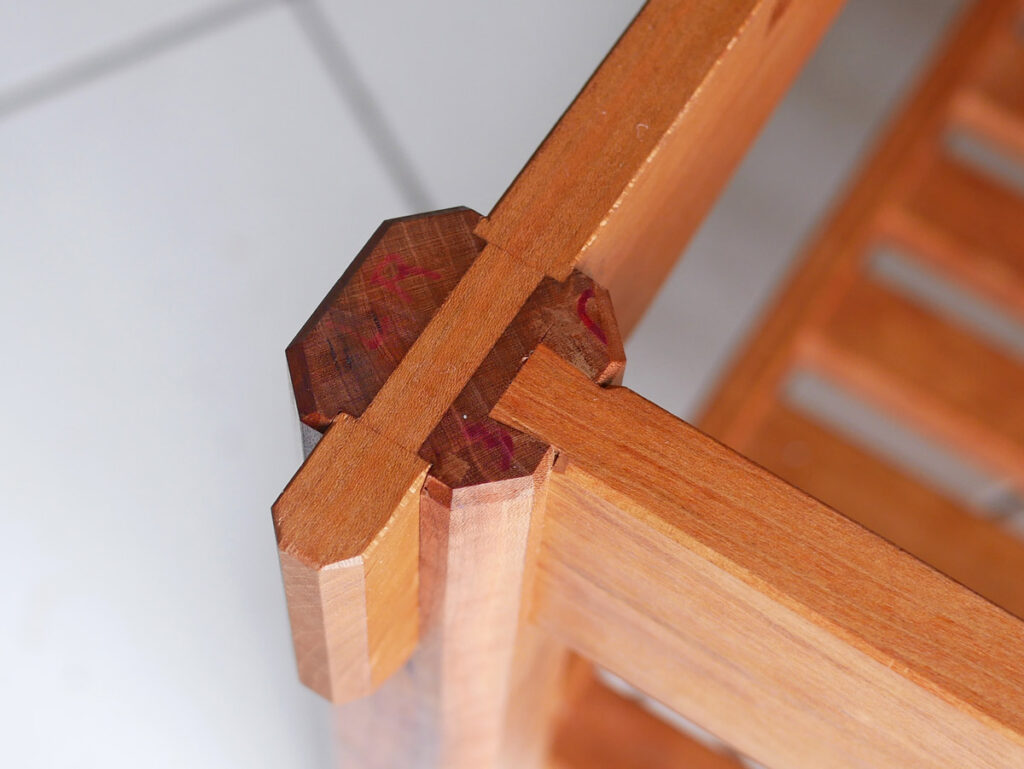 Shoe bench