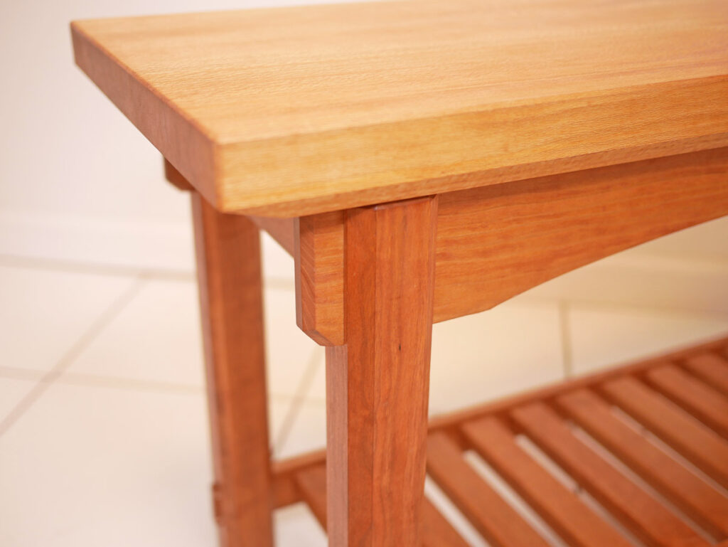 Shoe bench